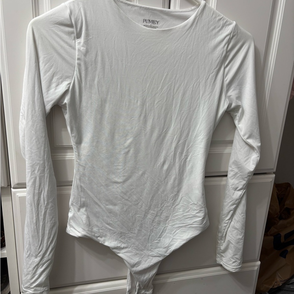White Pumiey long sleeve bodysuit, size S